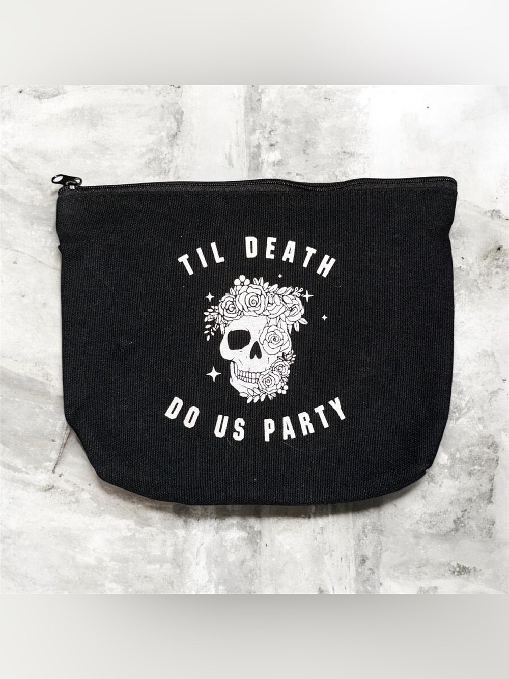 Black Skull Graphic Zipper Pouch